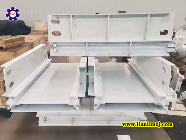 刮板機中部槽是如何進行提升耐磨性的