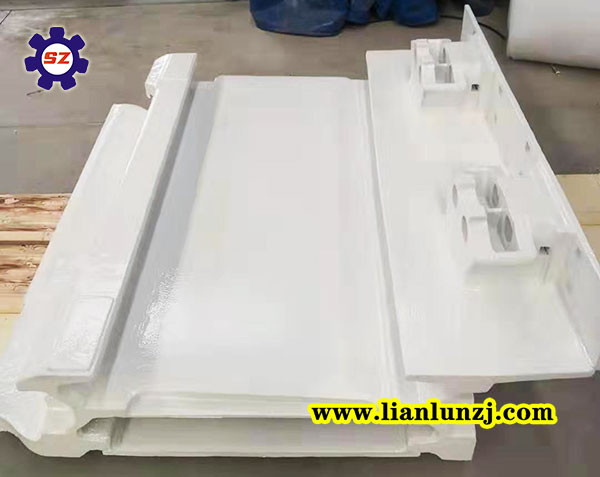 刮板機中部槽是如何進行提升耐磨性的